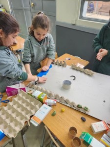 2nd graders hacen maqueta de Native people 2024