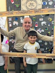 abuelos de los niños de Kinder en cierre del proyecto How do things change throughout time? - 2024